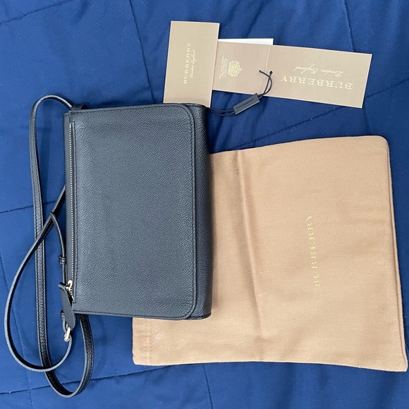 Burberry small Loxley crossbody - Picture 6 of 12